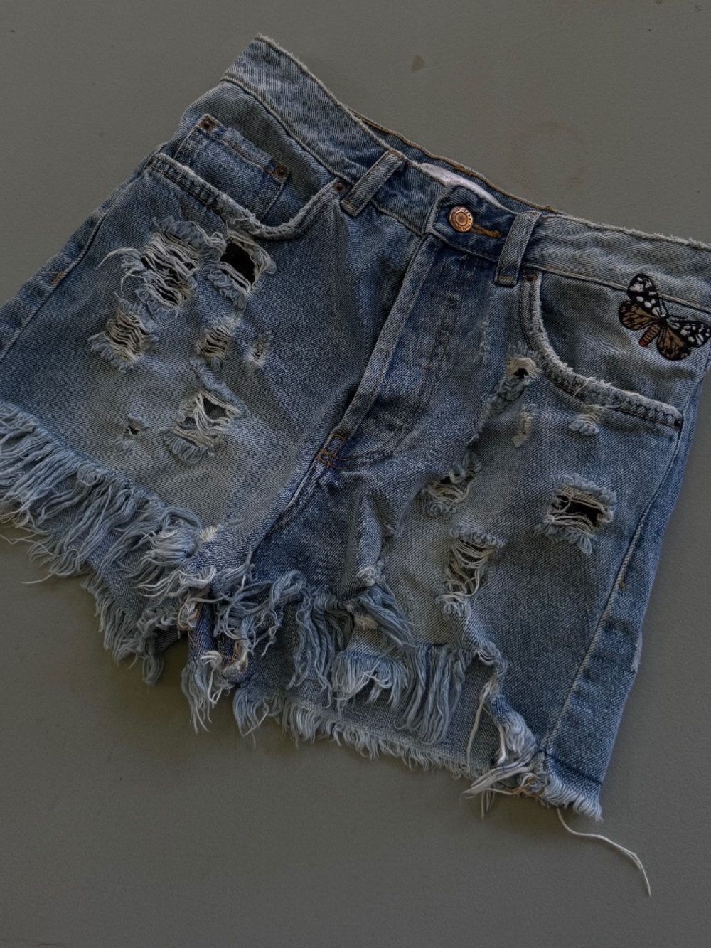 Zara Trafaluc Distressed Denim Shorts with Butterfly Detail Size XS (EU 36)
